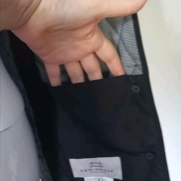 Chic Black Women's Quilted Puffer Jacket with Sca - Picture 4 of 5